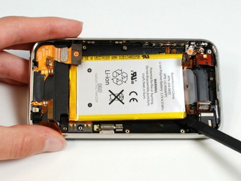 batteria al 10% e l’iPhone 3 GS con OS 4.0.2 si spegne di colpo
