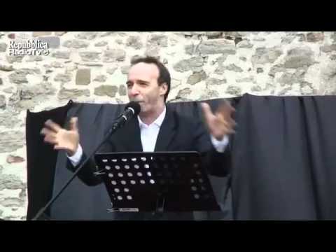 snapshot video lezione di benigni a san leo