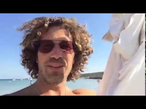 VIDEO … In un’isola qualsiasi 🏝… in una spiaggia 🏖 di un paese qualsiasi…