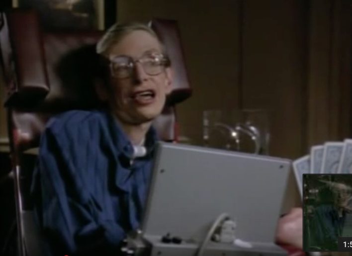 VIDEO Hawking gioca a poker nel ponte ologrammi con Einstein, Newton e Data…