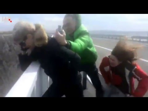 VIDEO – Vento di Bora sul ponte dell’isola di Pag in Croazia