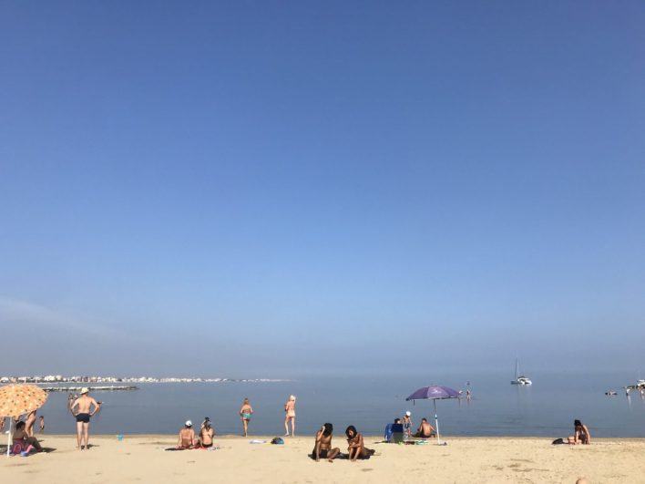 Vista della spiaggia 🏖 dal SunSet Bar di Rimini