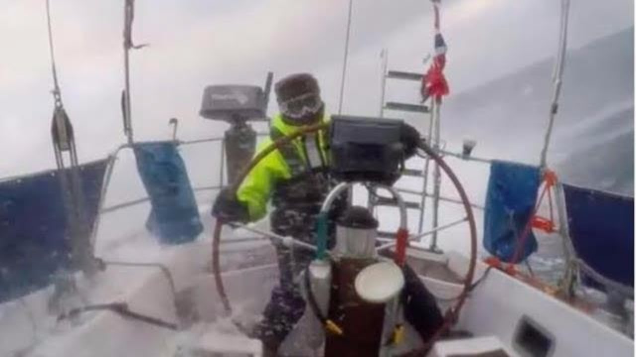 Extreme sailing, crossing the North Sea winter extreme condition