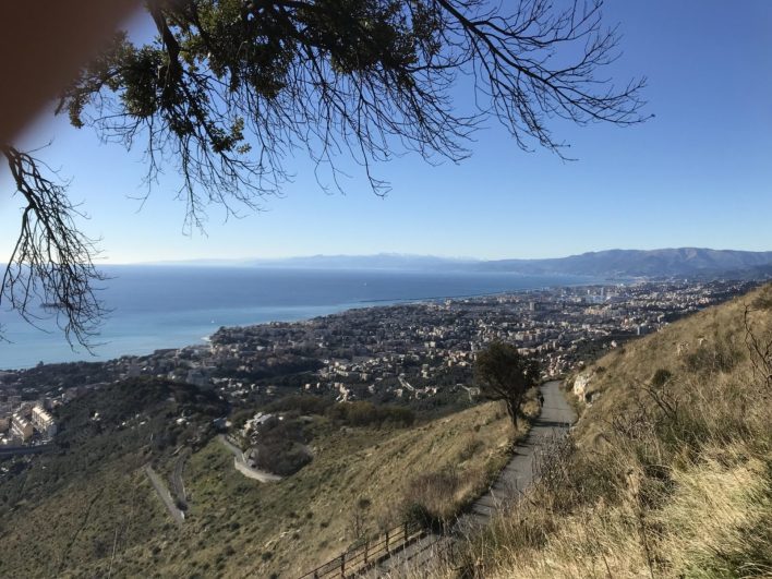 Vista di Genova da via Monte Fasce