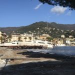 Imbarcazioni e yacht spiaggiati a Rapallo dopo la mareggiata in Liguria