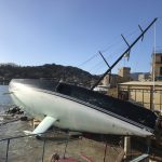 Imbarcazione a vela spiaggiata a Rapallo