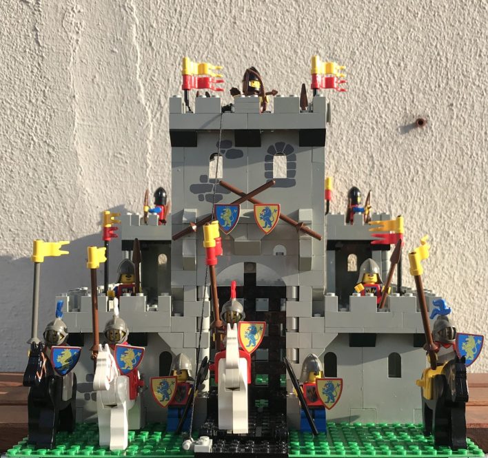 LEGO set 6090 Il castello del Re 1-1 by Stephen Kleckner