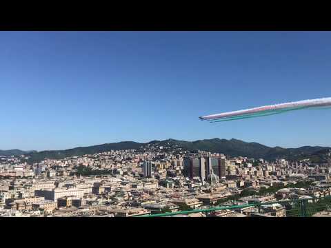 fotografia passaggio freccia tricolori su Genova