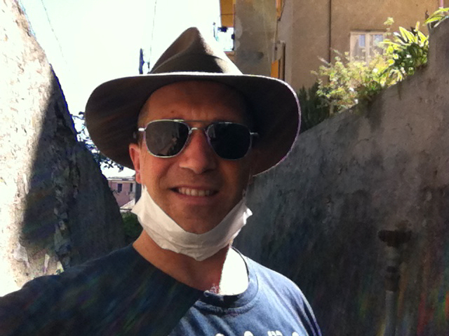 Stephen Kleckner con cappello Borsalino Randolph AViator e mascherina