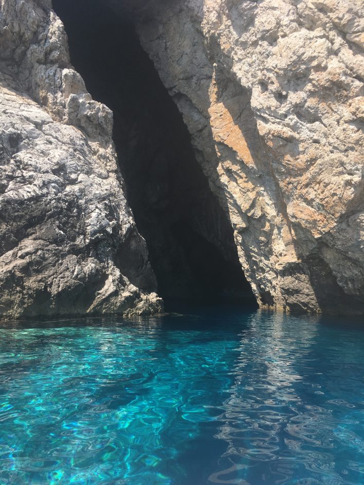 Le grotte meno conosciute dell’isola di Busi in Croazia